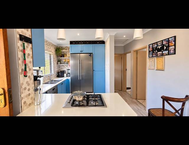 2 BEDROOM TOWNHOUSE FOR SALE IN MONAVONI